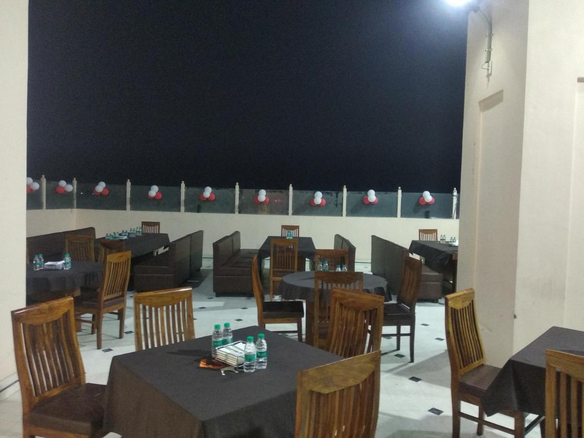 Hotel Kala Mandir Palace Биканер Экстерьер фото