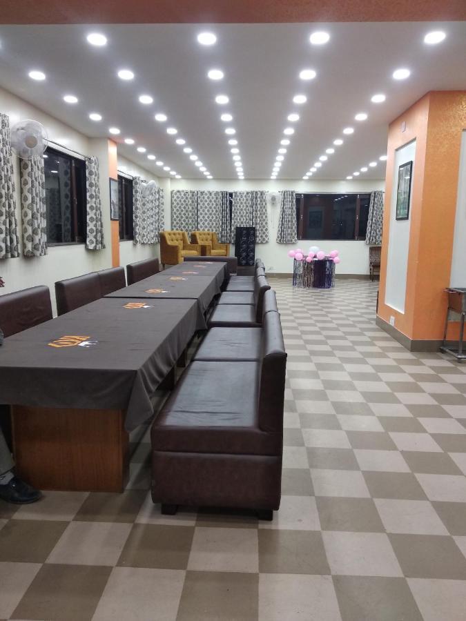 Hotel Kala Mandir Palace Биканер Экстерьер фото