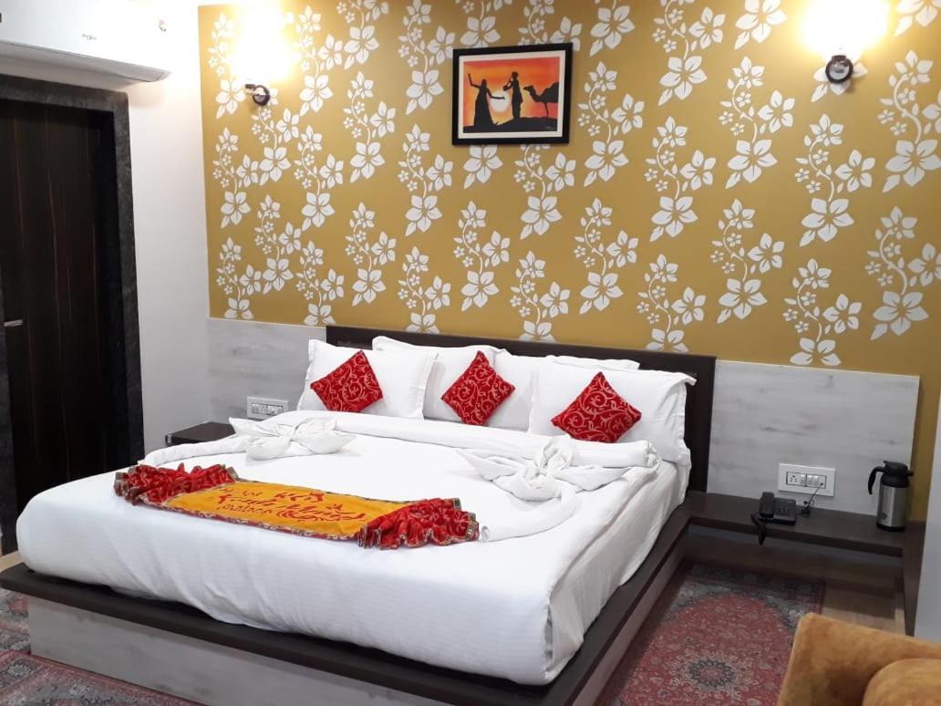 Hotel Kala Mandir Palace Биканер Экстерьер фото