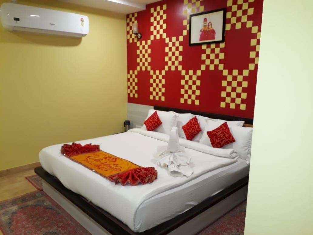 Hotel Kala Mandir Palace Биканер Экстерьер фото