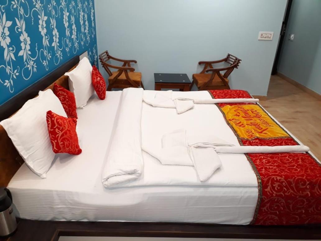 Hotel Kala Mandir Palace Биканер Экстерьер фото
