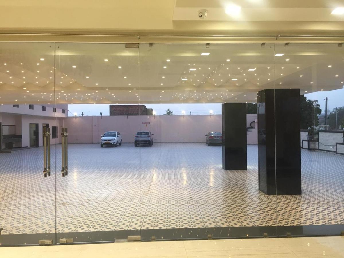 Hotel Kala Mandir Palace Биканер Экстерьер фото